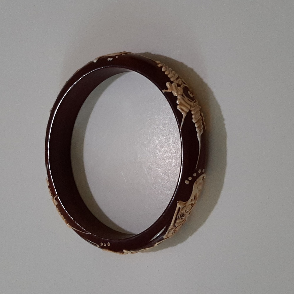 3 pieces of jewelry, 2 necklaces and a bracelet. - Picture 6 of 7